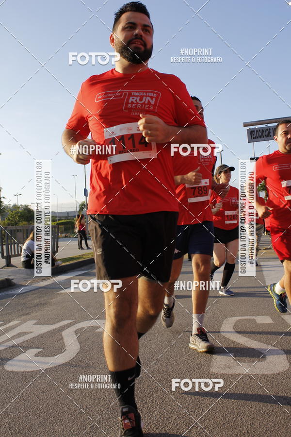 Buy your photos of the eventSantander Track & Field Run Series - Shopping Tambor on Fotop