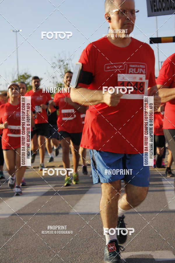 Buy your photos of the eventSantander Track & Field Run Series - Shopping Tambor on Fotop