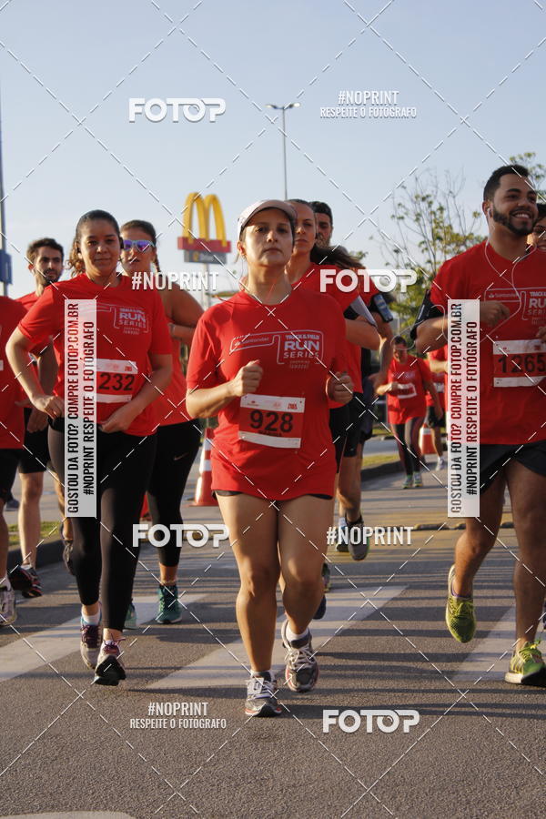 Buy your photos of the eventSantander Track & Field Run Series - Shopping Tambor on Fotop