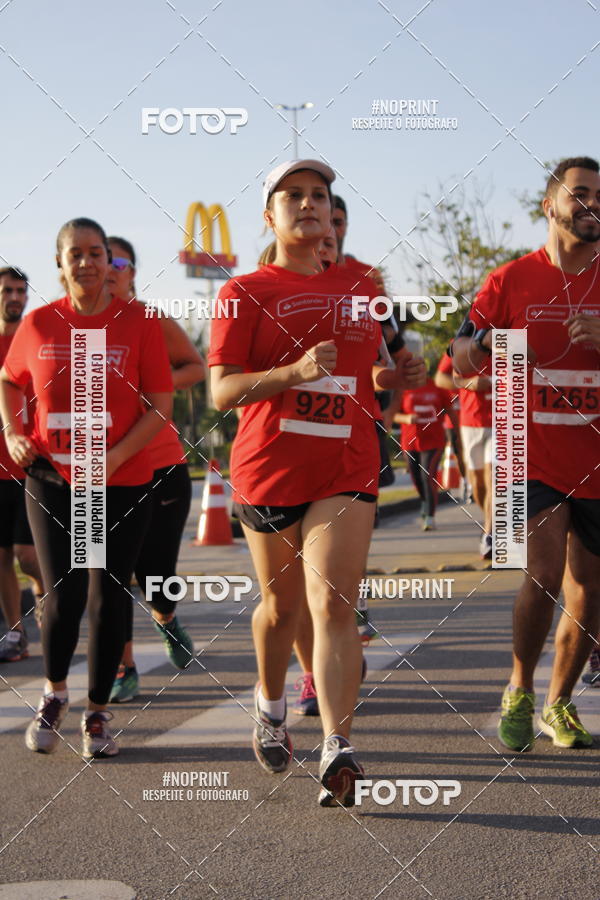 Buy your photos of the eventSantander Track & Field Run Series - Shopping Tambor on Fotop