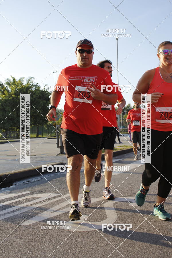 Buy your photos of the eventSantander Track & Field Run Series - Shopping Tambor on Fotop