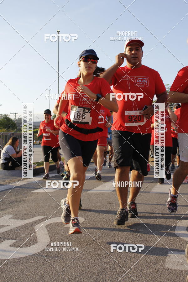Buy your photos of the eventSantander Track & Field Run Series - Shopping Tambor on Fotop