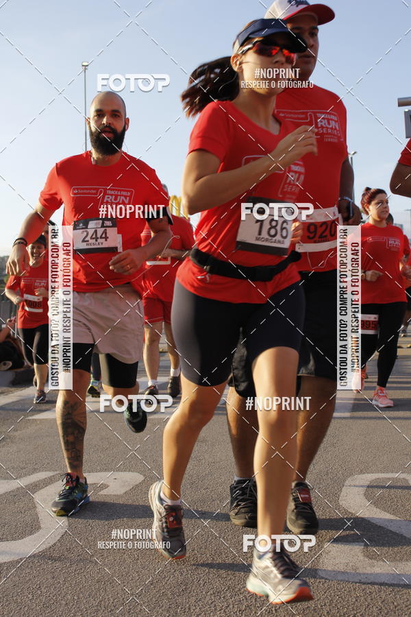 Buy your photos of the eventSantander Track & Field Run Series - Shopping Tambor on Fotop