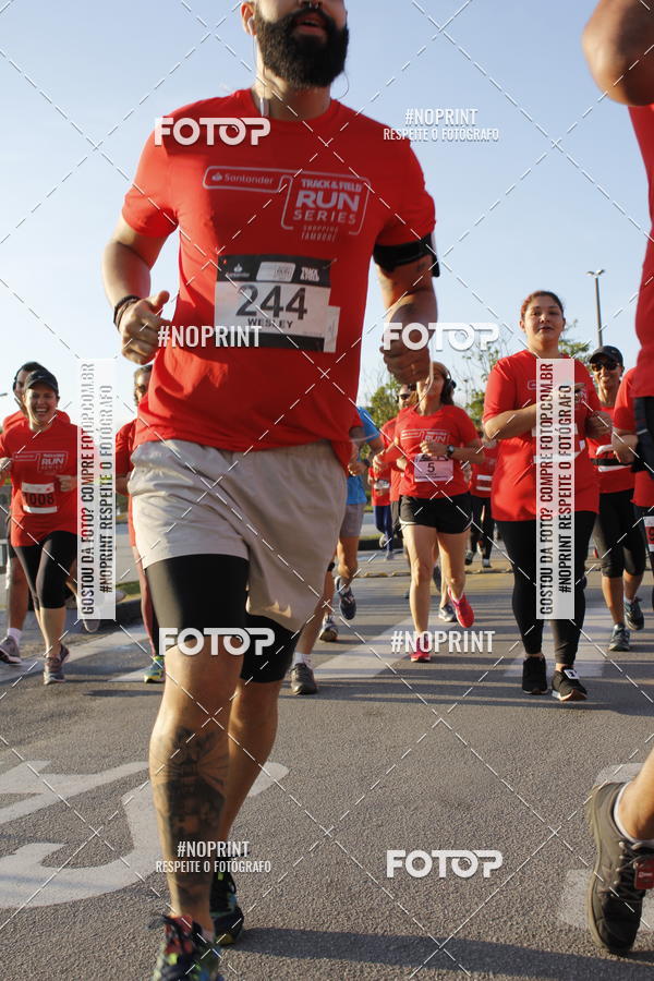 Buy your photos of the eventSantander Track & Field Run Series - Shopping Tambor on Fotop