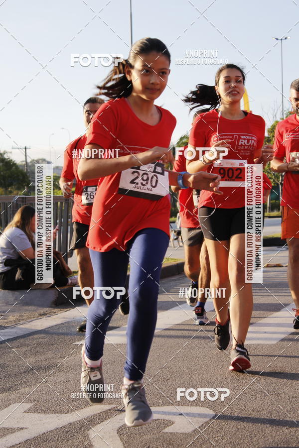 Buy your photos of the eventSantander Track & Field Run Series - Shopping Tambor on Fotop