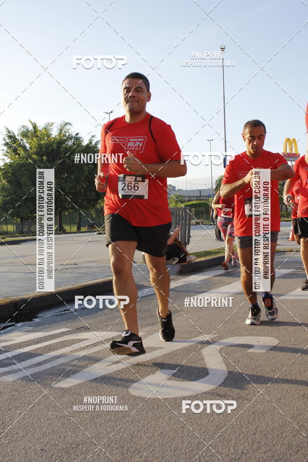 Buy your photos of the eventSantander Track & Field Run Series - Shopping Tambor on Fotop