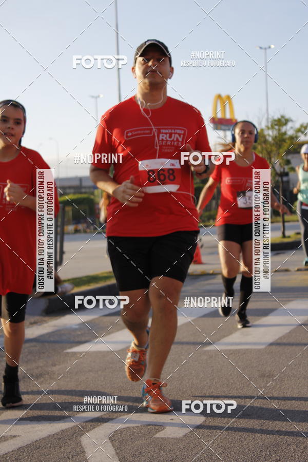 Buy your photos of the eventSantander Track & Field Run Series - Shopping Tambor on Fotop