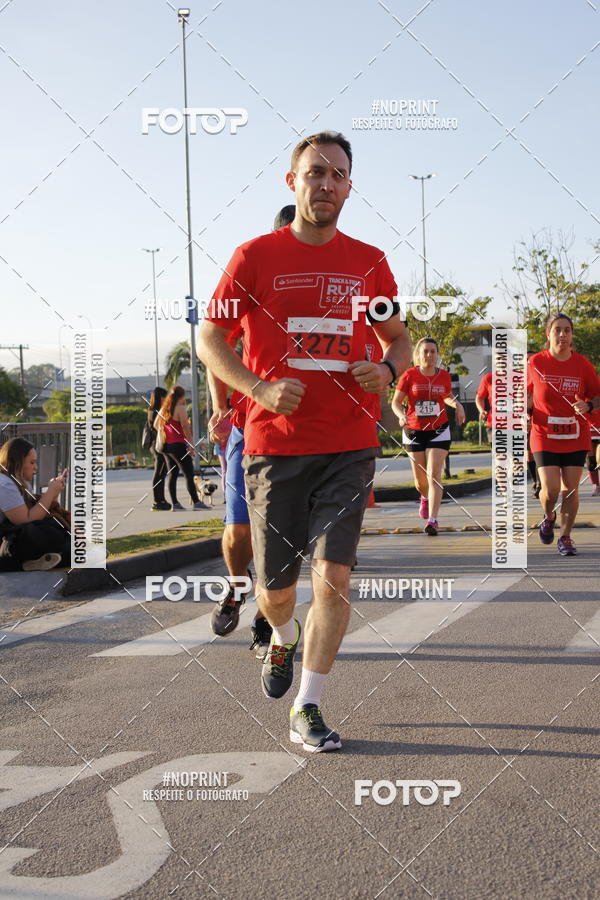 Buy your photos of the eventSantander Track & Field Run Series - Shopping Tambor on Fotop