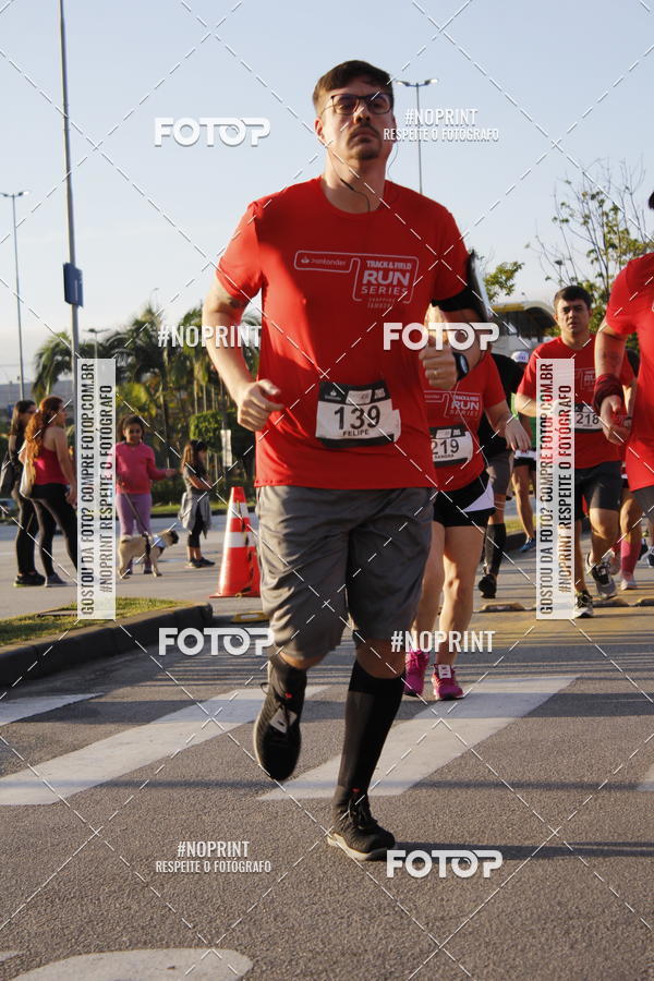 Buy your photos of the eventSantander Track & Field Run Series - Shopping Tambor on Fotop