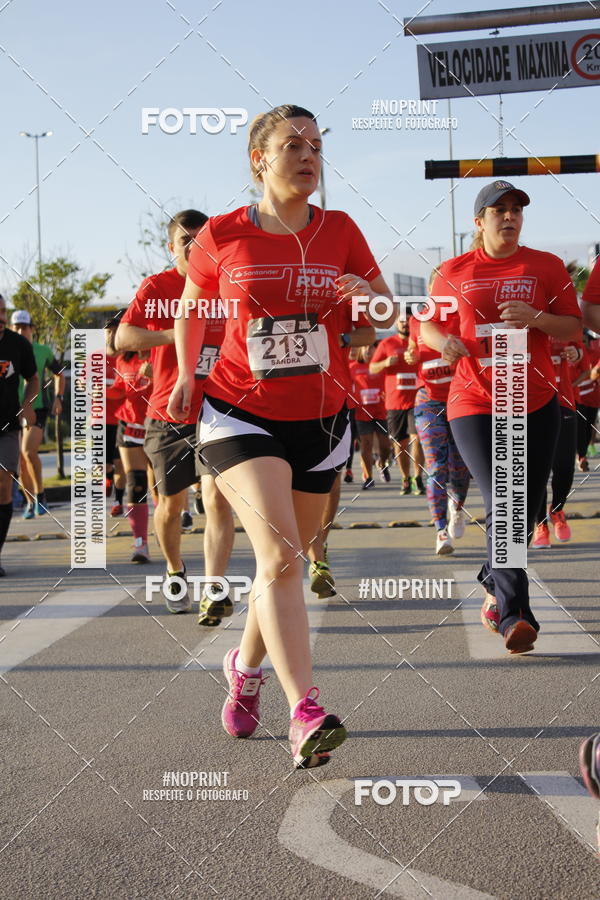 Buy your photos of the eventSantander Track & Field Run Series - Shopping Tambor on Fotop