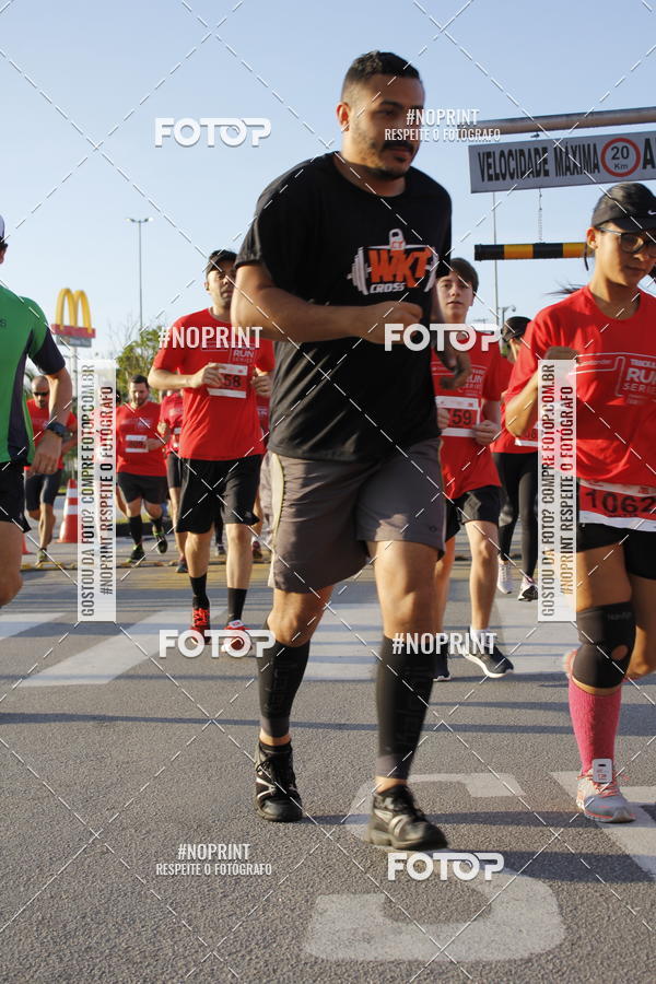 Buy your photos of the eventSantander Track & Field Run Series - Shopping Tambor on Fotop