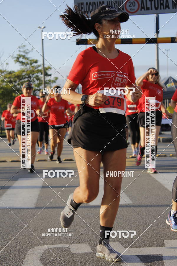Buy your photos of the eventSantander Track & Field Run Series - Shopping Tambor on Fotop