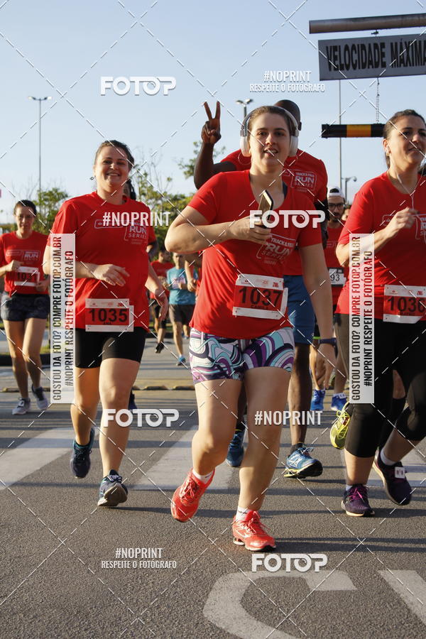 Buy your photos of the eventSantander Track & Field Run Series - Shopping Tambor on Fotop