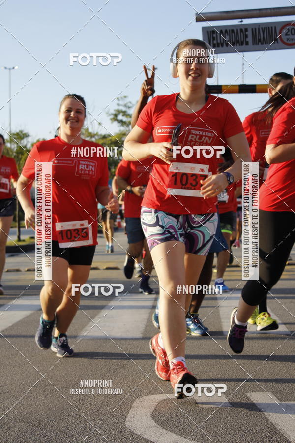 Buy your photos of the eventSantander Track & Field Run Series - Shopping Tambor on Fotop