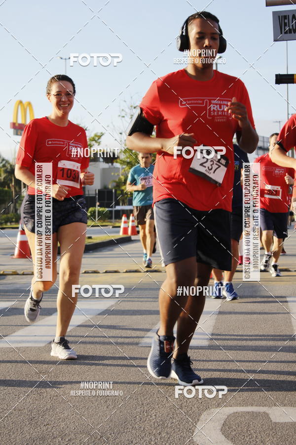 Buy your photos of the eventSantander Track & Field Run Series - Shopping Tambor on Fotop