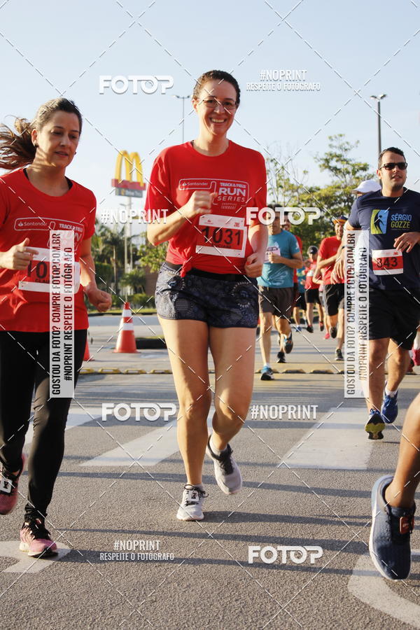 Buy your photos of the eventSantander Track & Field Run Series - Shopping Tambor on Fotop