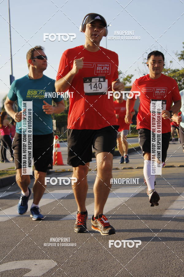 Buy your photos of the eventSantander Track & Field Run Series - Shopping Tambor on Fotop