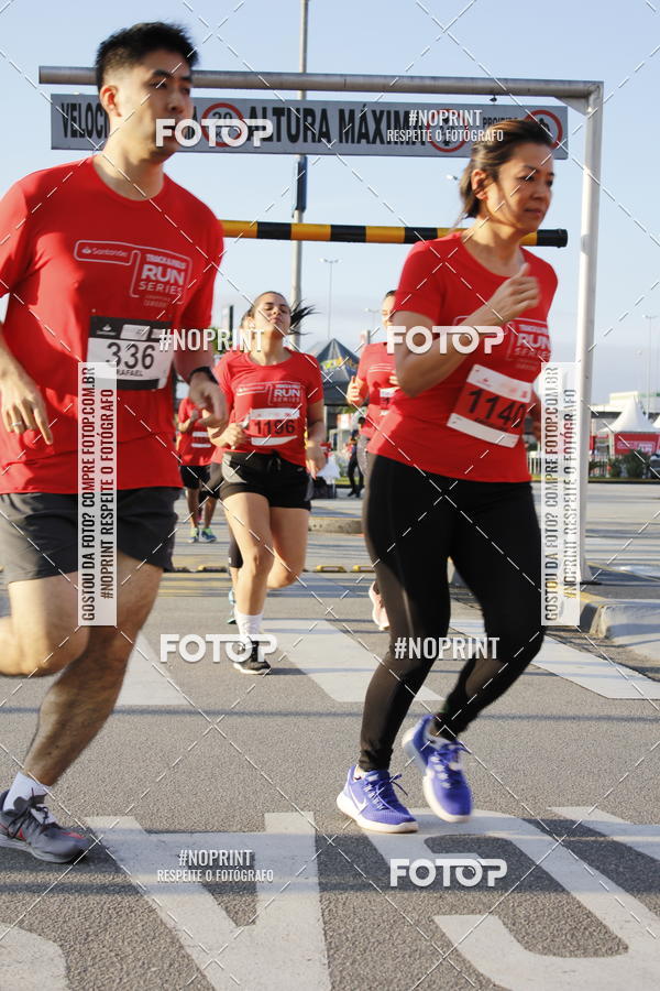 Buy your photos of the eventSantander Track & Field Run Series - Shopping Tambor on Fotop