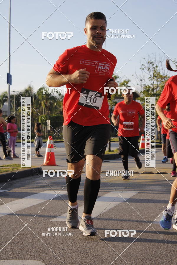 Buy your photos of the eventSantander Track & Field Run Series - Shopping Tambor on Fotop
