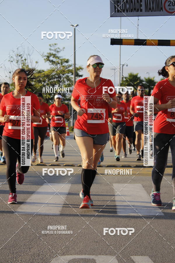 Buy your photos of the eventSantander Track & Field Run Series - Shopping Tambor on Fotop