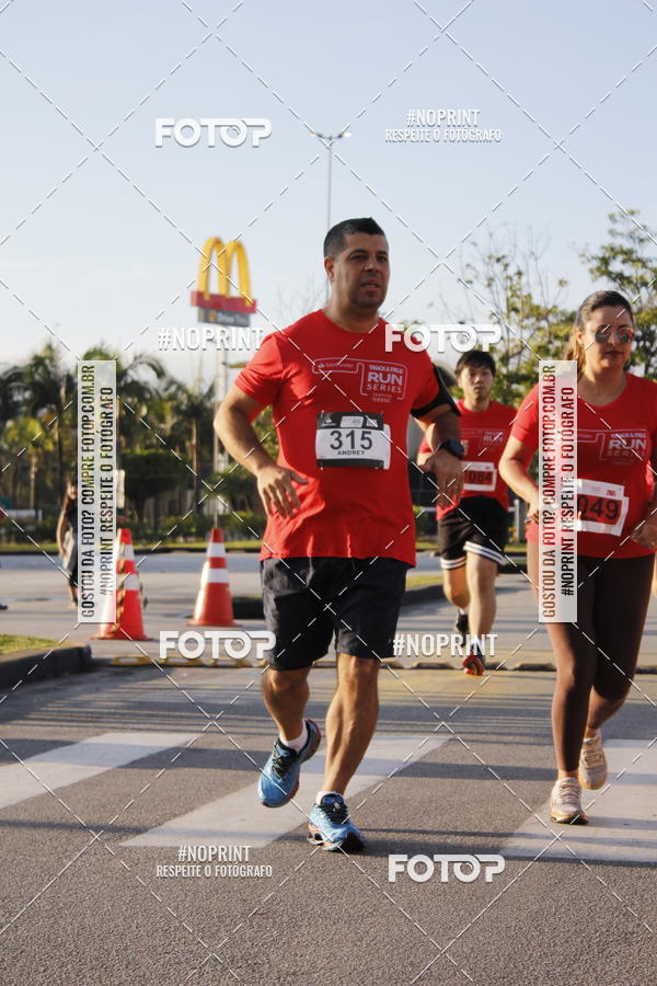 Buy your photos of the eventSantander Track & Field Run Series - Shopping Tambor on Fotop