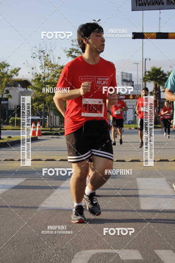 Buy your photos of the eventSantander Track & Field Run Series - Shopping Tambor on Fotop