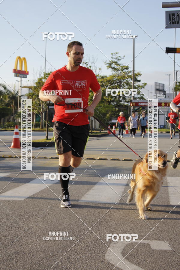 Buy your photos of the eventSantander Track & Field Run Series - Shopping Tambor on Fotop