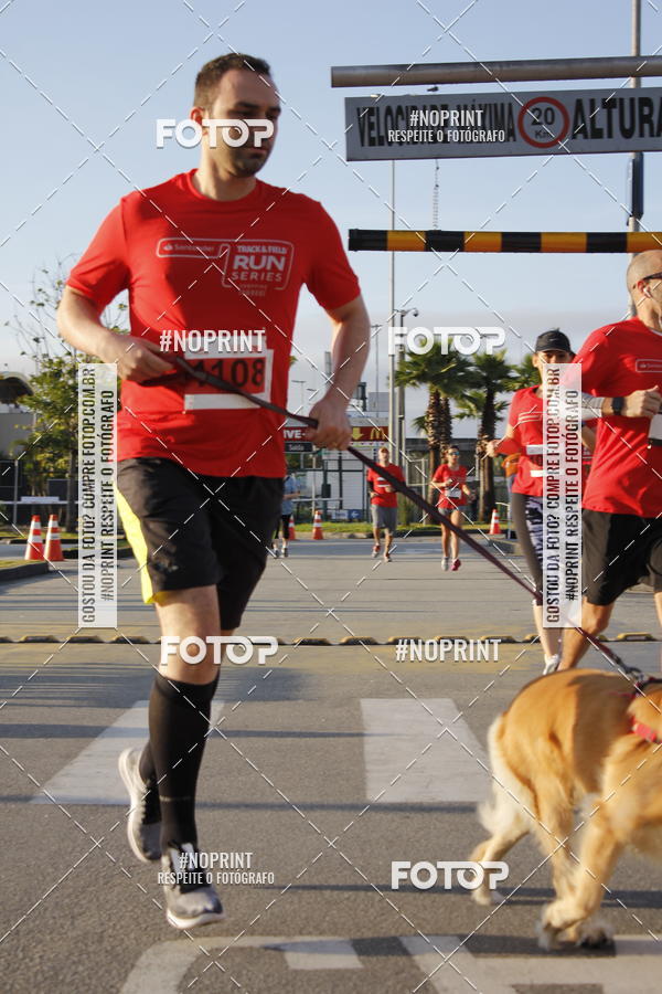 Buy your photos of the eventSantander Track & Field Run Series - Shopping Tambor on Fotop