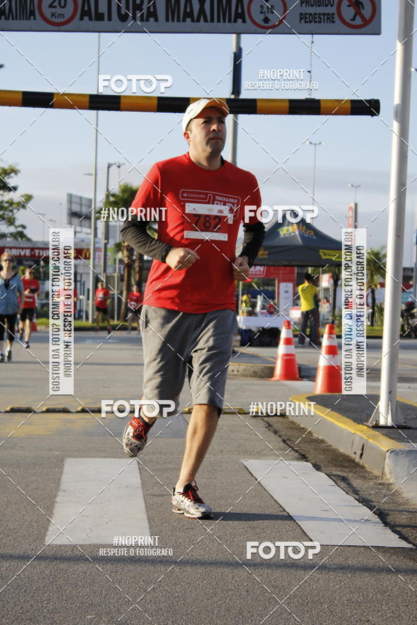 Buy your photos of the eventSantander Track & Field Run Series - Shopping Tambor on Fotop