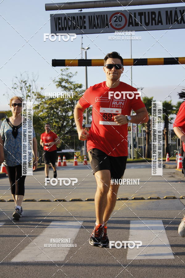 Buy your photos of the eventSantander Track & Field Run Series - Shopping Tambor on Fotop