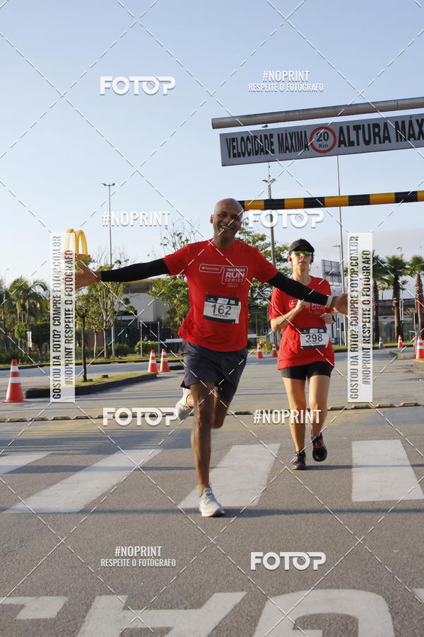 Buy your photos of the eventSantander Track & Field Run Series - Shopping Tambor on Fotop