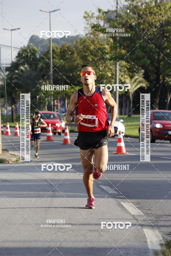 Buy your photos of the eventSantander Track & Field Run Series - Shopping Tambor on Fotop