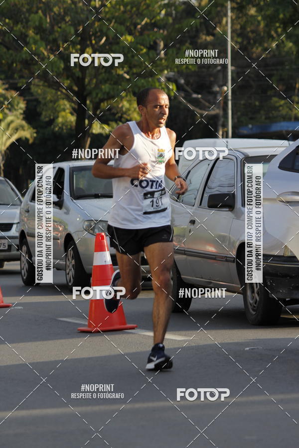 Buy your photos of the eventSantander Track & Field Run Series - Shopping Tambor on Fotop