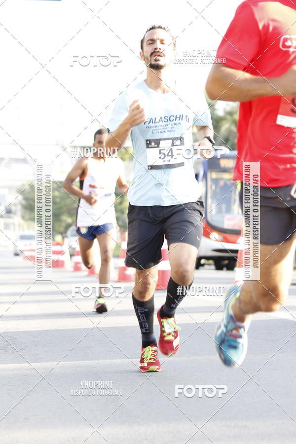 Buy your photos of the eventSantander Track & Field Run Series - Shopping Tambor on Fotop