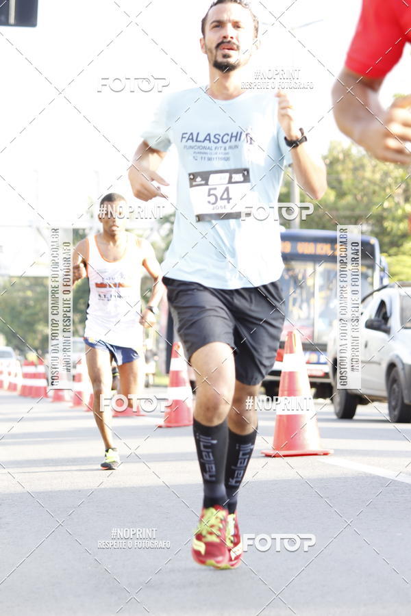 Buy your photos of the eventSantander Track & Field Run Series - Shopping Tambor on Fotop