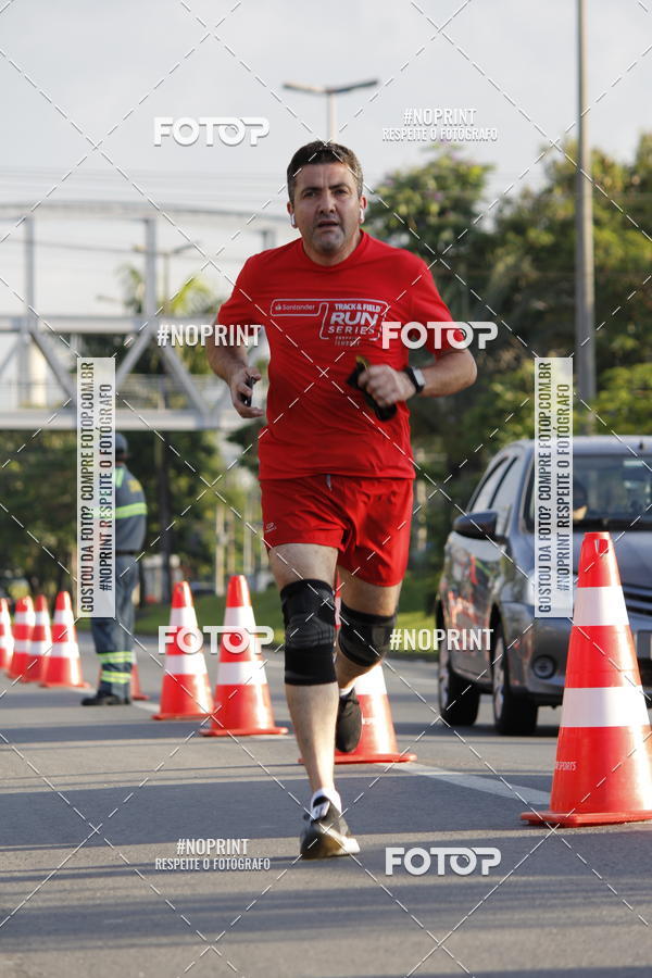 Buy your photos of the eventSantander Track & Field Run Series - Shopping Tambor on Fotop