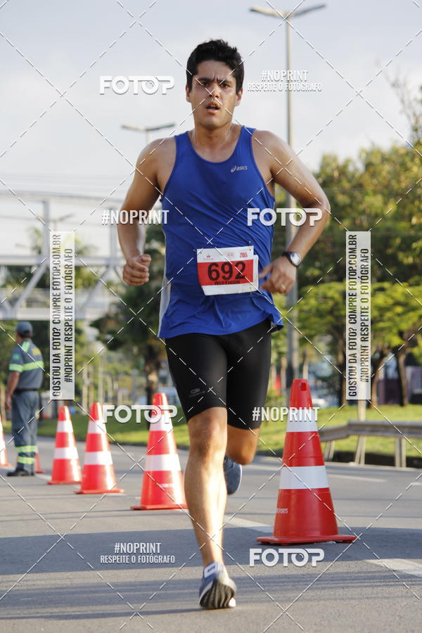 Buy your photos of the eventSantander Track & Field Run Series - Shopping Tambor on Fotop