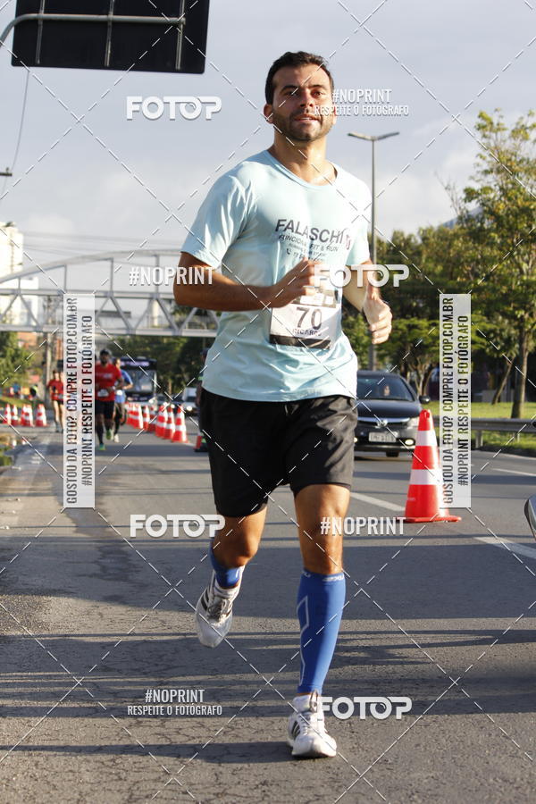 Buy your photos of the eventSantander Track & Field Run Series - Shopping Tambor on Fotop