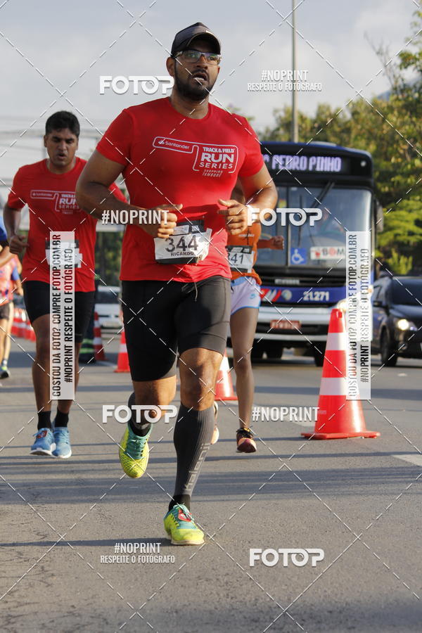 Buy your photos of the eventSantander Track & Field Run Series - Shopping Tambor on Fotop