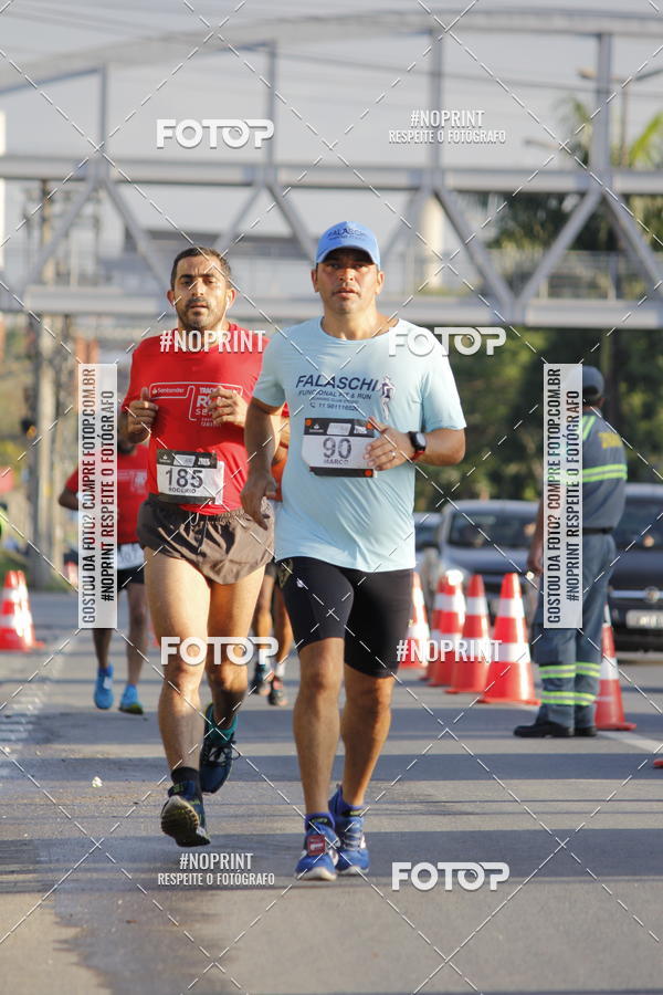 Buy your photos of the eventSantander Track & Field Run Series - Shopping Tambor on Fotop
