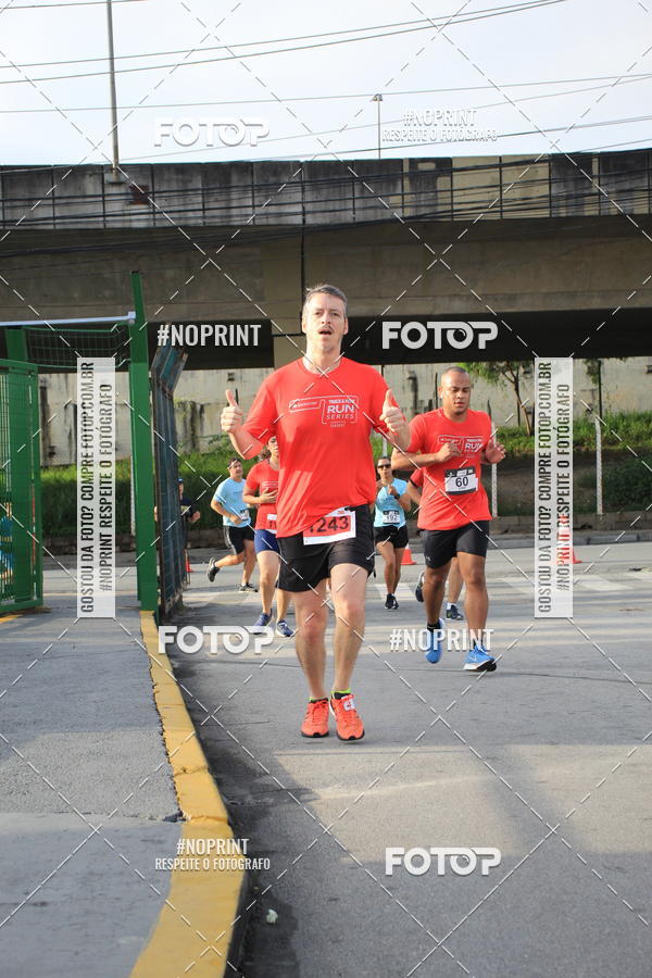 Buy your photos of the eventSantander Track & Field Run Series - Shopping Tambor on Fotop