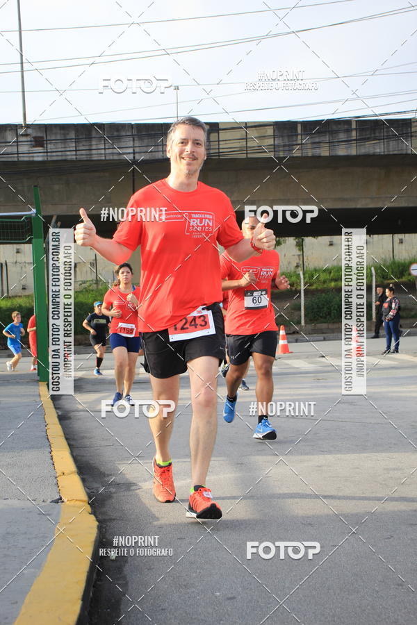 Buy your photos of the eventSantander Track & Field Run Series - Shopping Tambor on Fotop