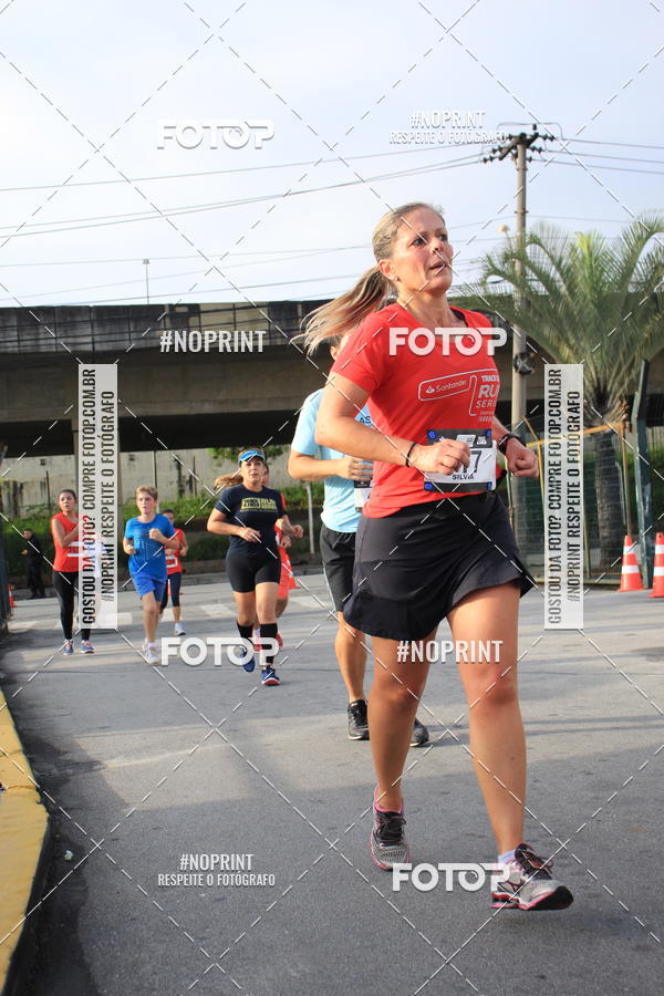 Buy your photos of the eventSantander Track & Field Run Series - Shopping Tambor on Fotop