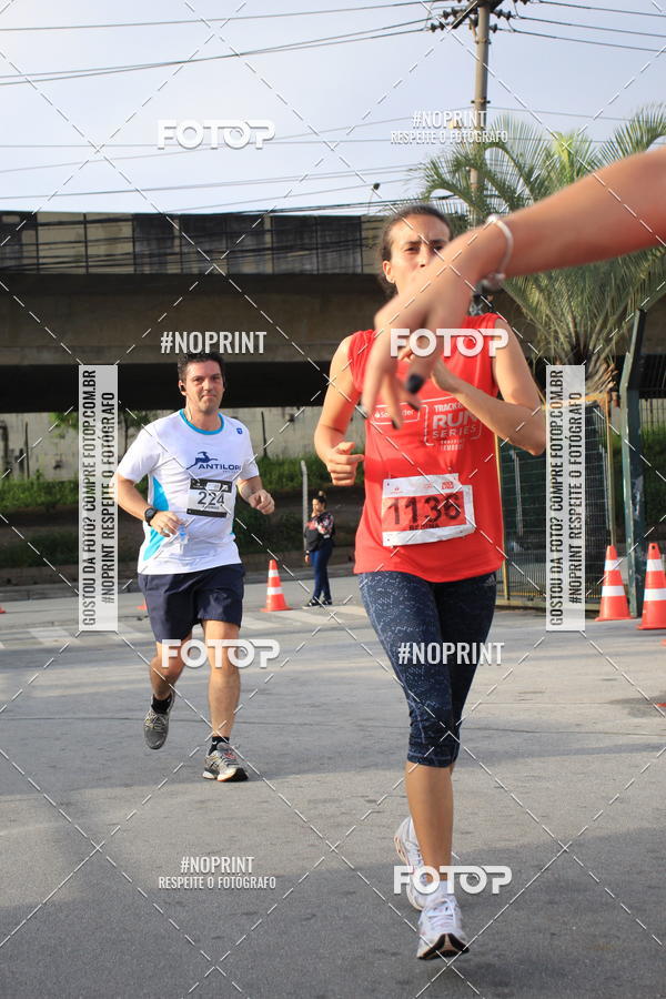 Buy your photos of the eventSantander Track & Field Run Series - Shopping Tambor on Fotop