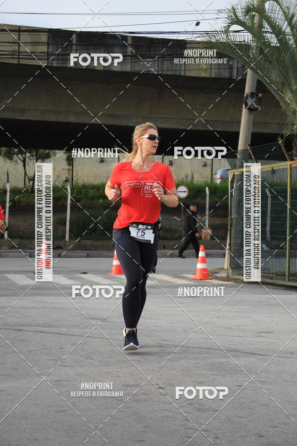 Buy your photos of the eventSantander Track & Field Run Series - Shopping Tambor on Fotop