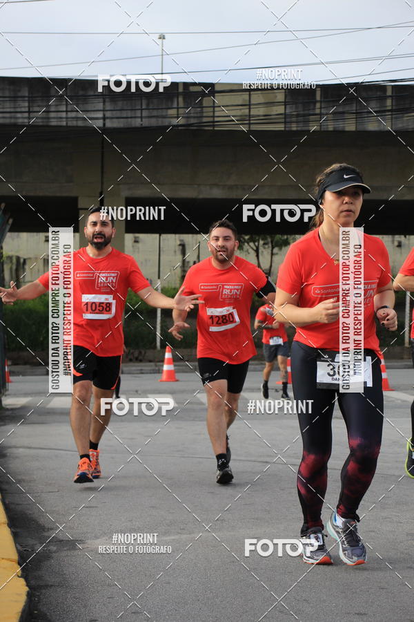 Buy your photos of the eventSantander Track & Field Run Series - Shopping Tambor on Fotop