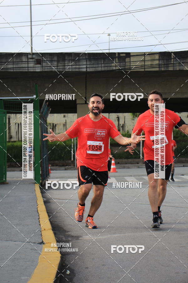 Buy your photos of the eventSantander Track & Field Run Series - Shopping Tambor on Fotop