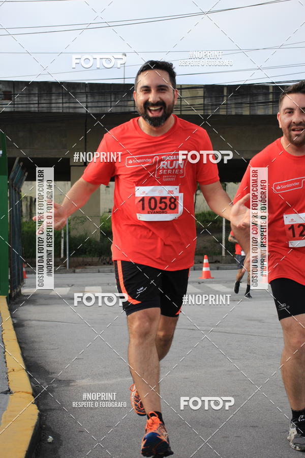 Buy your photos of the eventSantander Track & Field Run Series - Shopping Tambor on Fotop