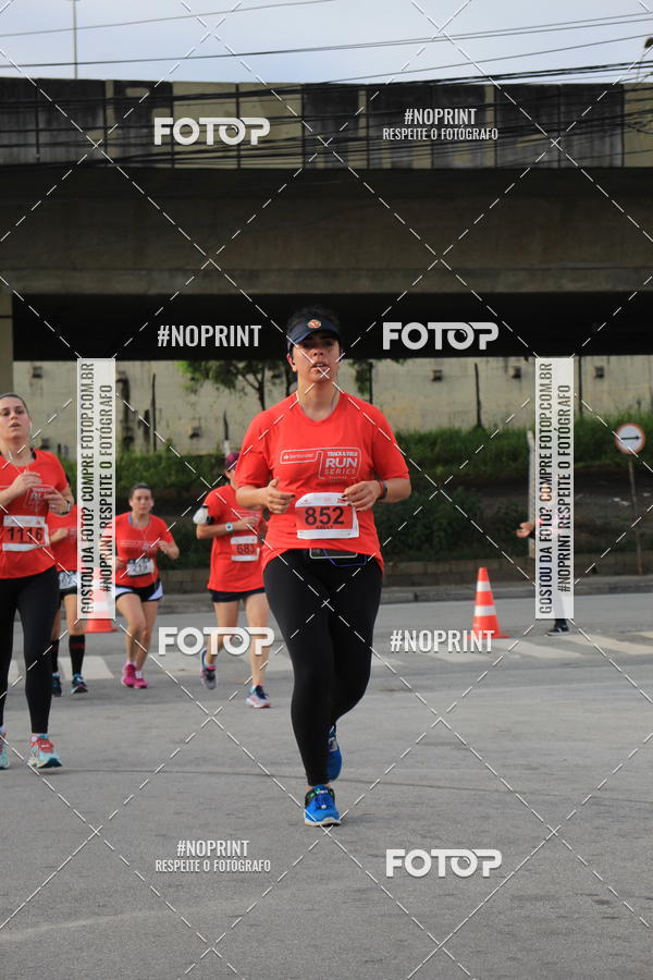 Buy your photos of the eventSantander Track & Field Run Series - Shopping Tambor on Fotop