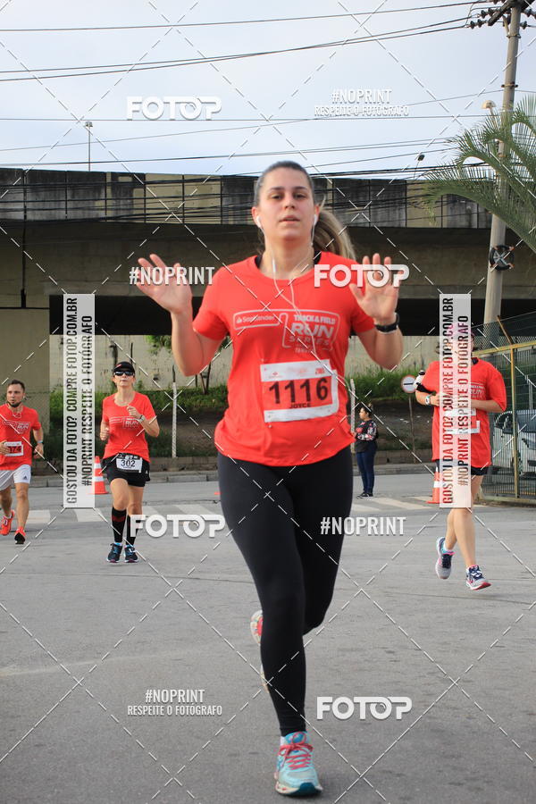 Buy your photos of the eventSantander Track & Field Run Series - Shopping Tambor on Fotop
